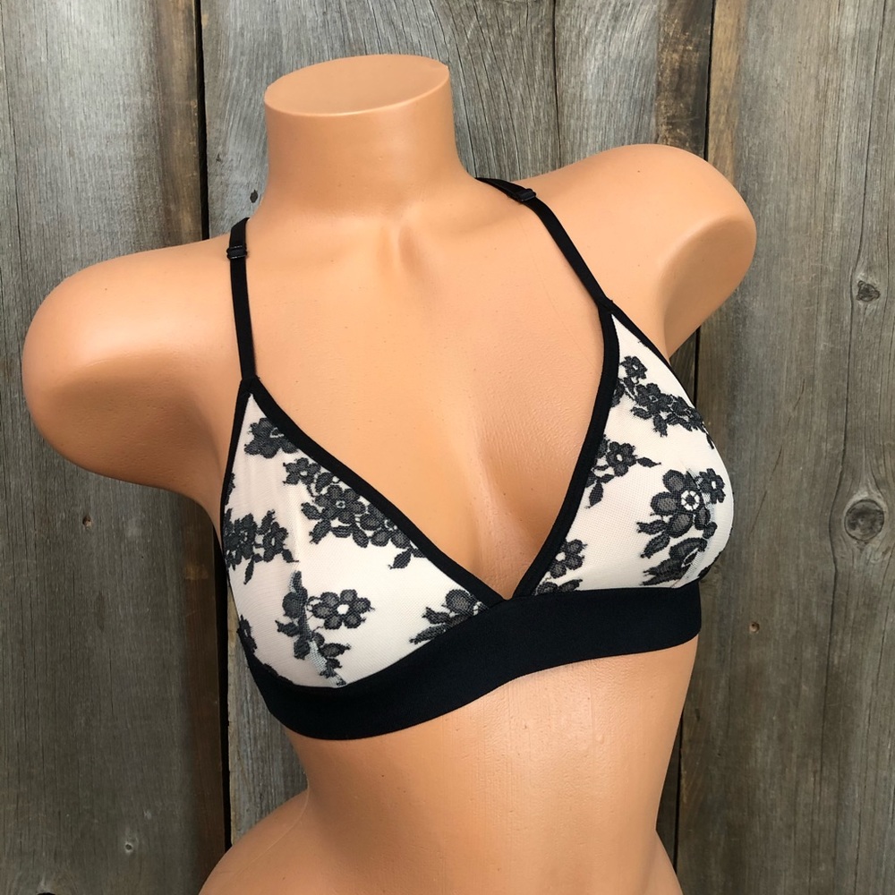 2017 NWOT PINK Victoria’s Secret Lace Triangle Bra in Nude Cream & Black Small